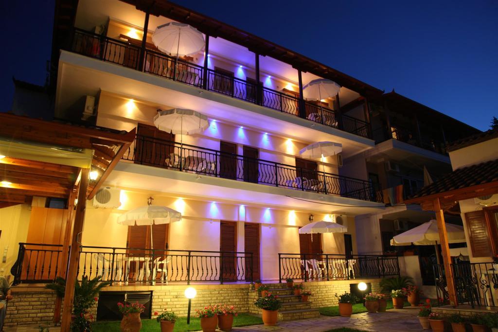 פלטמונס Vasiliki Apartments מראה חיצוני תמונה
