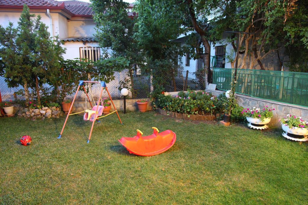 פלטמונס Vasiliki Apartments מראה חיצוני תמונה