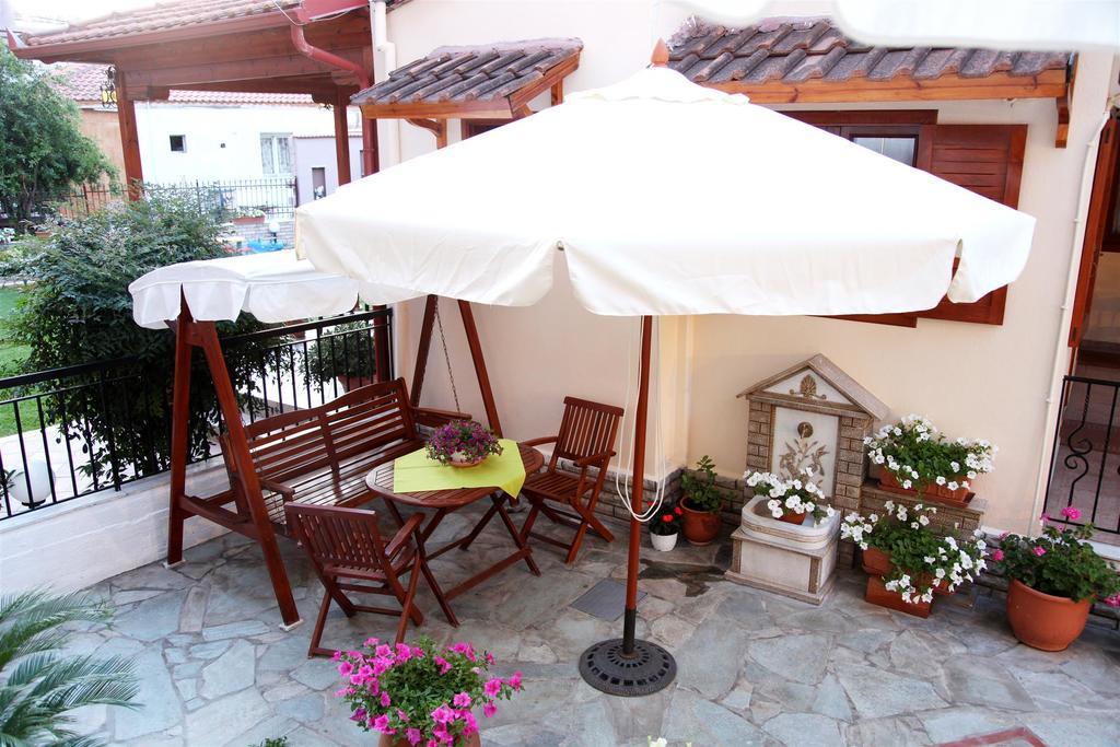 פלטמונס Vasiliki Apartments מראה חיצוני תמונה